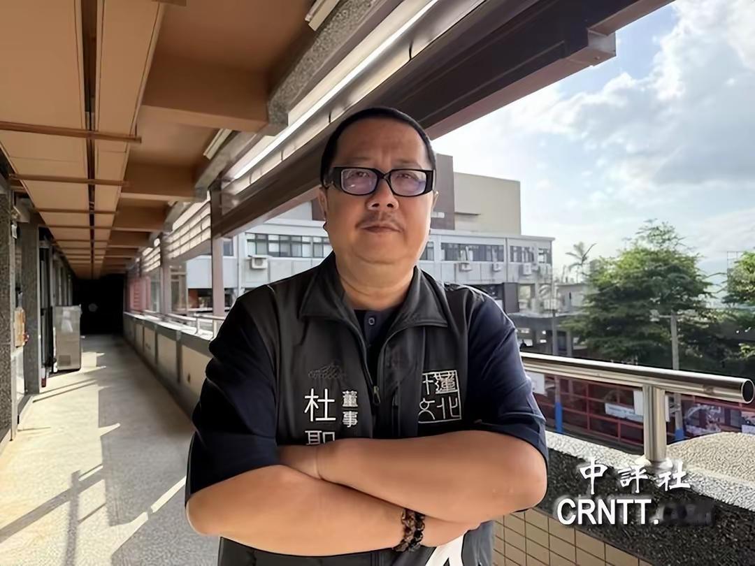 蓝白合接连破局！专家预警：民进党有望拿下8‑10席，靠网络换掉对手议题！
   