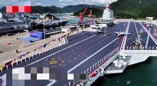 福建舰正式服役，
香港大公文汇网也第一时间发布视频进行了详细解析。

报道中提到