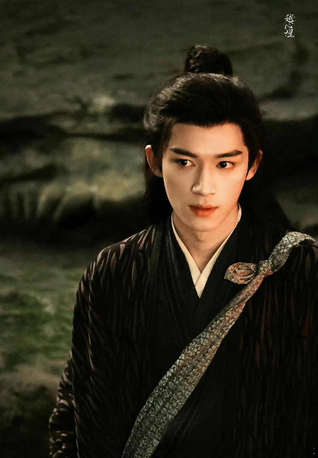 定风波里的小孩哥依旧是这么帅[亲亲][亲亲][亲亲]玉树临风少年郎#王星越[超话