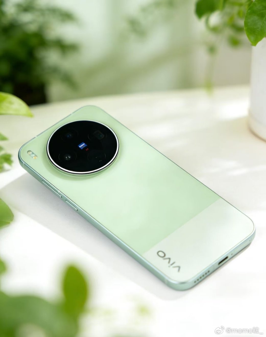 vivo X300s 胶片绿清爽这块经典复古拼接真的很耐看vivo X300s超