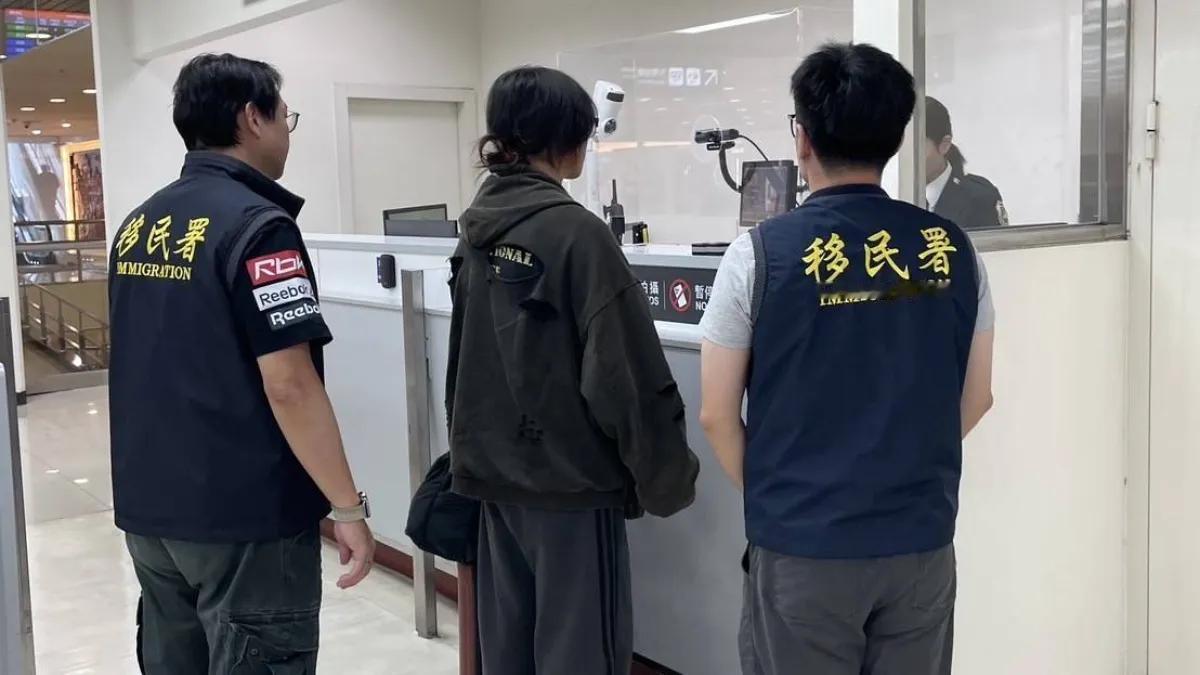 一个大陆交换生“以为台湾有言论自由”，拍了张捏赖清德头的错位照，配文“小小赖清德