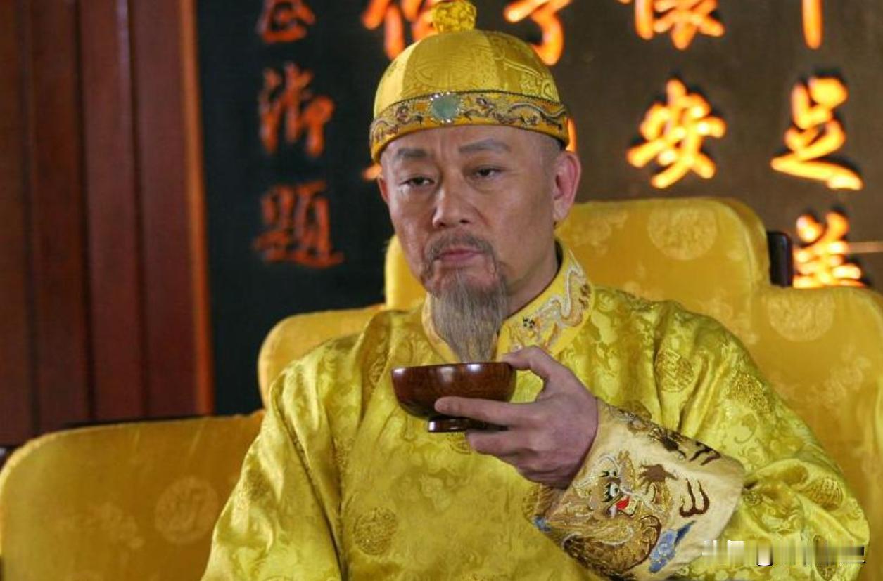 1820 年夏天，嘉庆二十五年七月。61 岁的嘉庆帝难以忍受北京城蒸笼般的闷热，