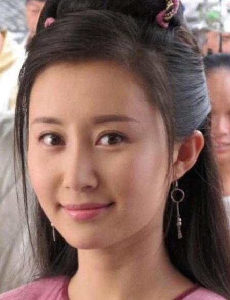 2026年3月27日，古装剧《刘三姐》在咪咕视频悄然上线。该剧2010年杀青，本