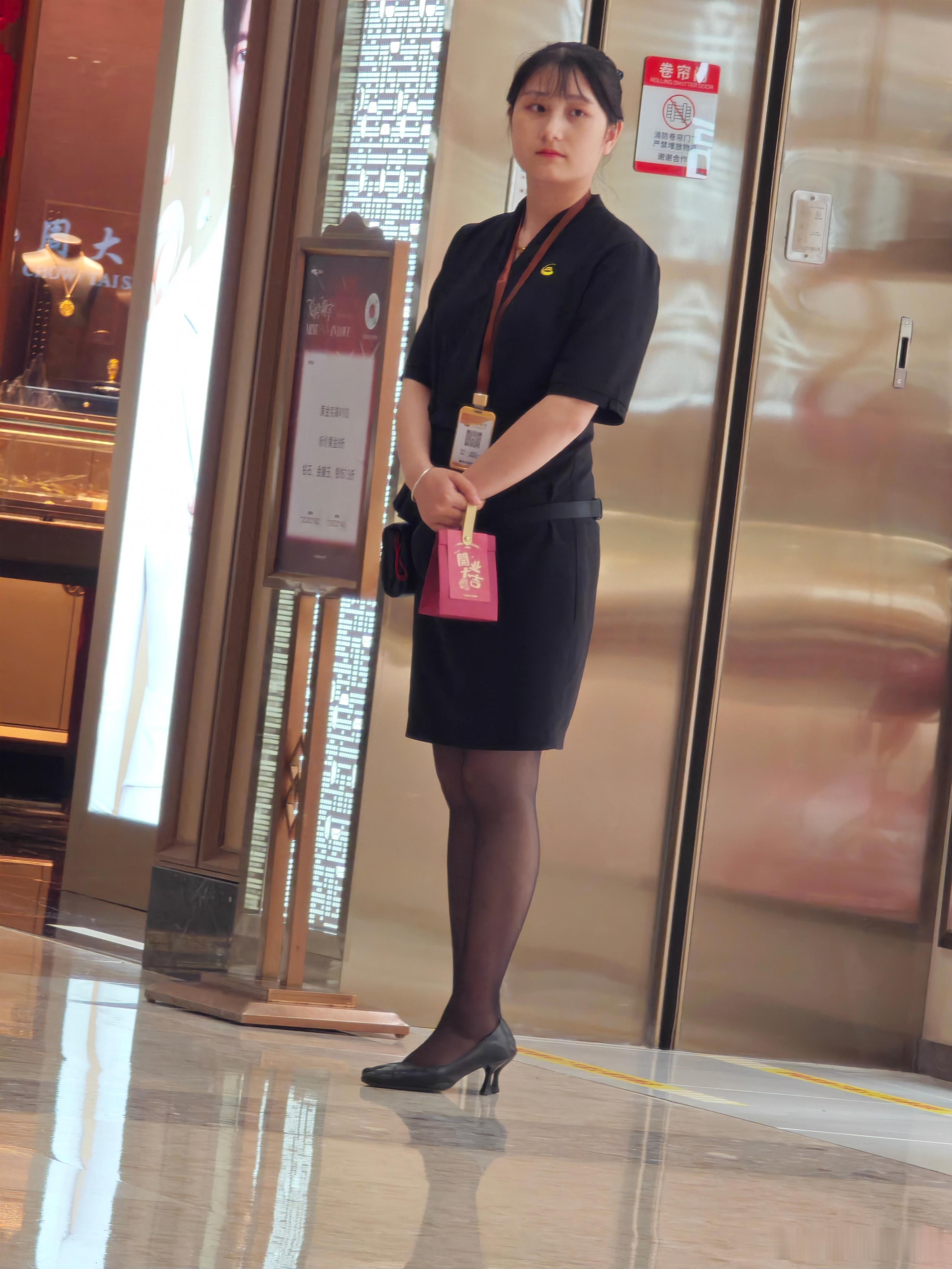 珠宝店销售职业装穿搭35 ​​​