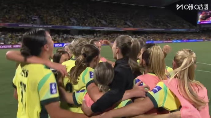 澳大利亚女足2比1朝鲜女足  女足亚洲杯1/4决赛，东道主澳大利亚2-1击败朝鲜