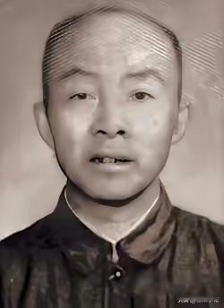 1936年，刘亚楼的警卫员谢志坚不幸落到敌人手里，就在他思索如何脱身时，一个老汉
