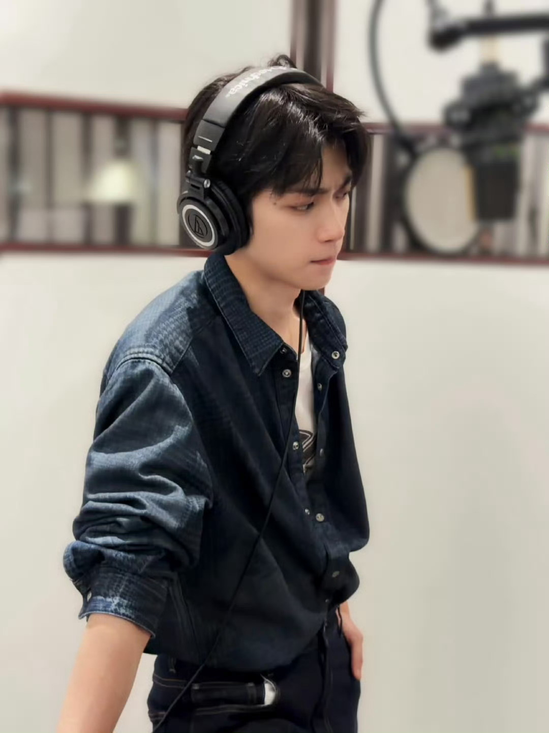 梓渝发了录歌照梓渝录歌live图梓渝发了录歌照 