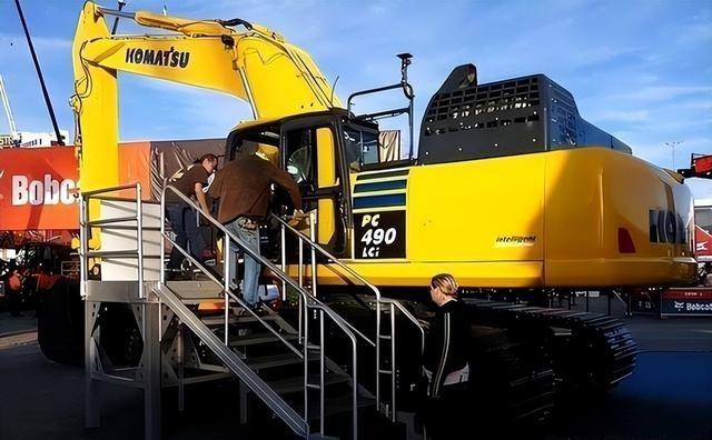 中日机械巨头对比：日本小松年营收270亿美元，徐工集团有多少？

把2024年的