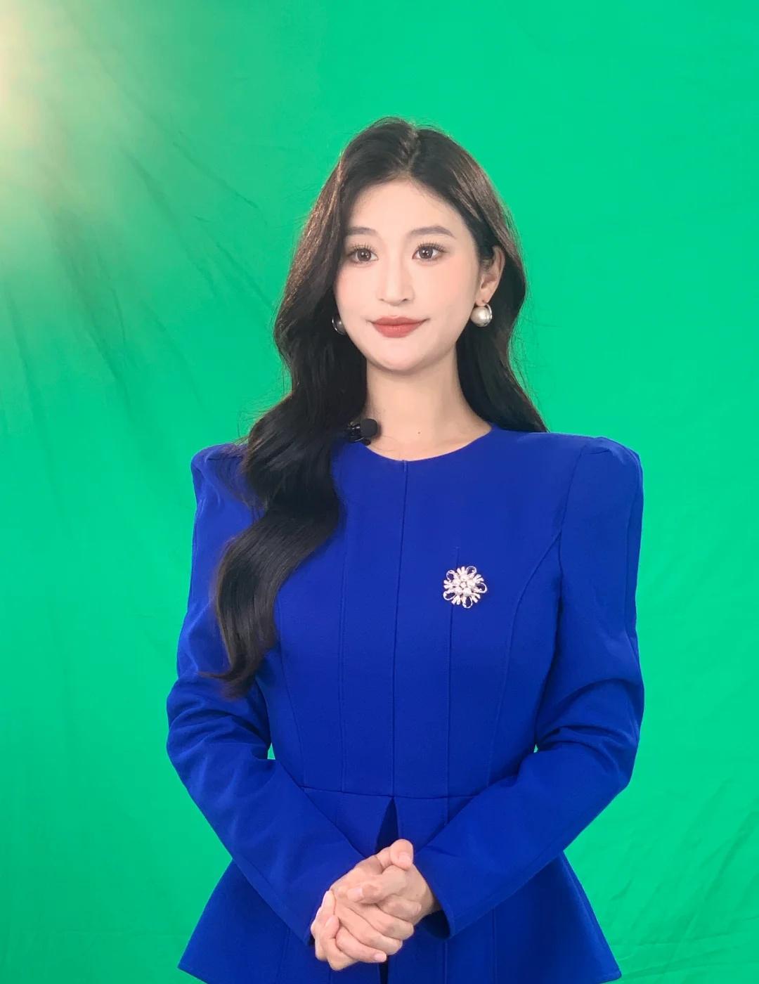 央媒拍摄主持人🎬又是给品牌省妆造费的一天
央媒主持人 央视网 中国新闻网