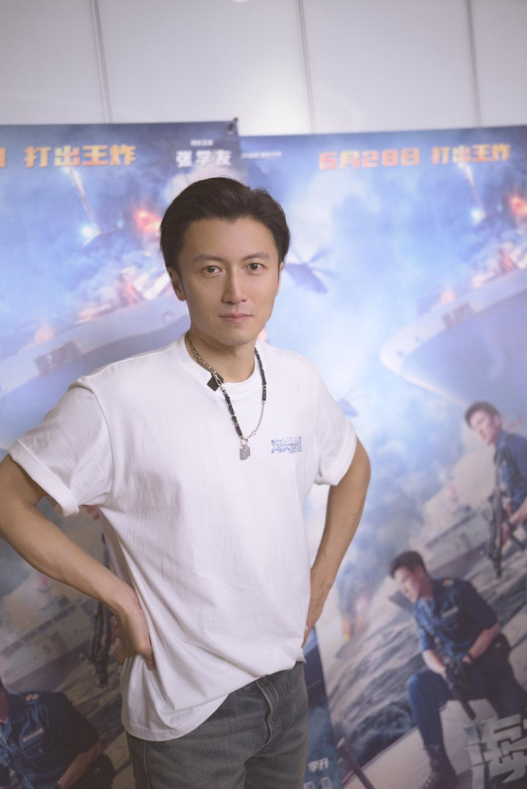 #谢霆锋谎报年龄了#看到谢霆锋43岁的状态，真的合理怀疑谢霆锋谎报年龄了！他哪里