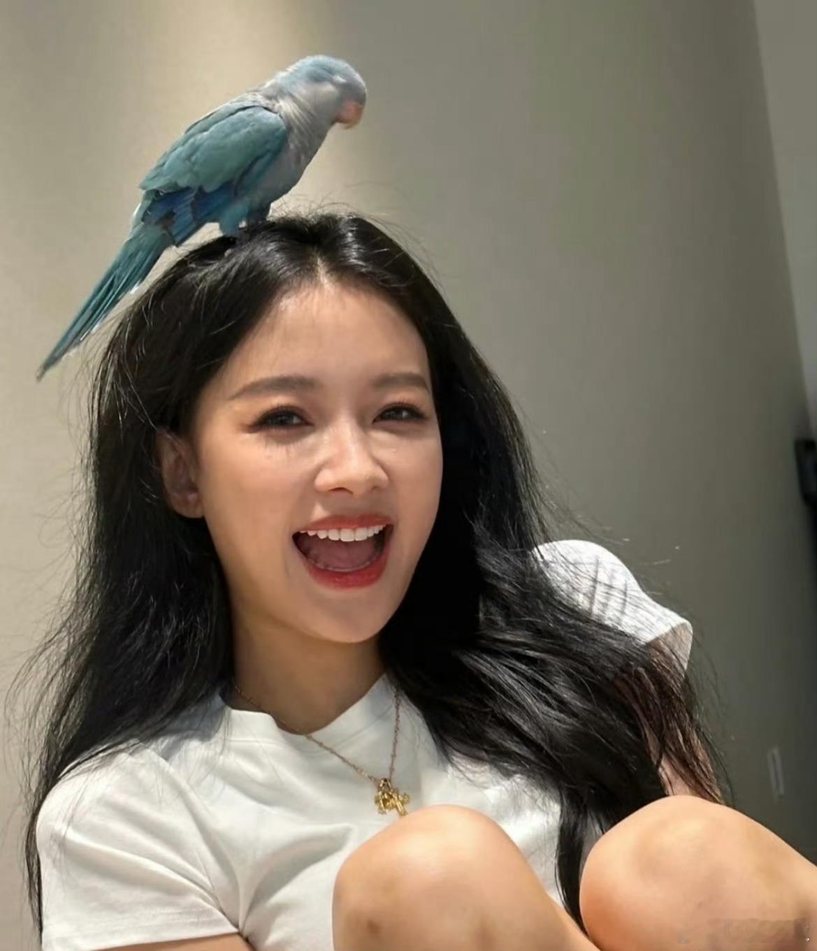 孙怡女儿都这么大了感觉前几年还看着她抱着小小的大福出镜，一转眼小朋友都长这么高了