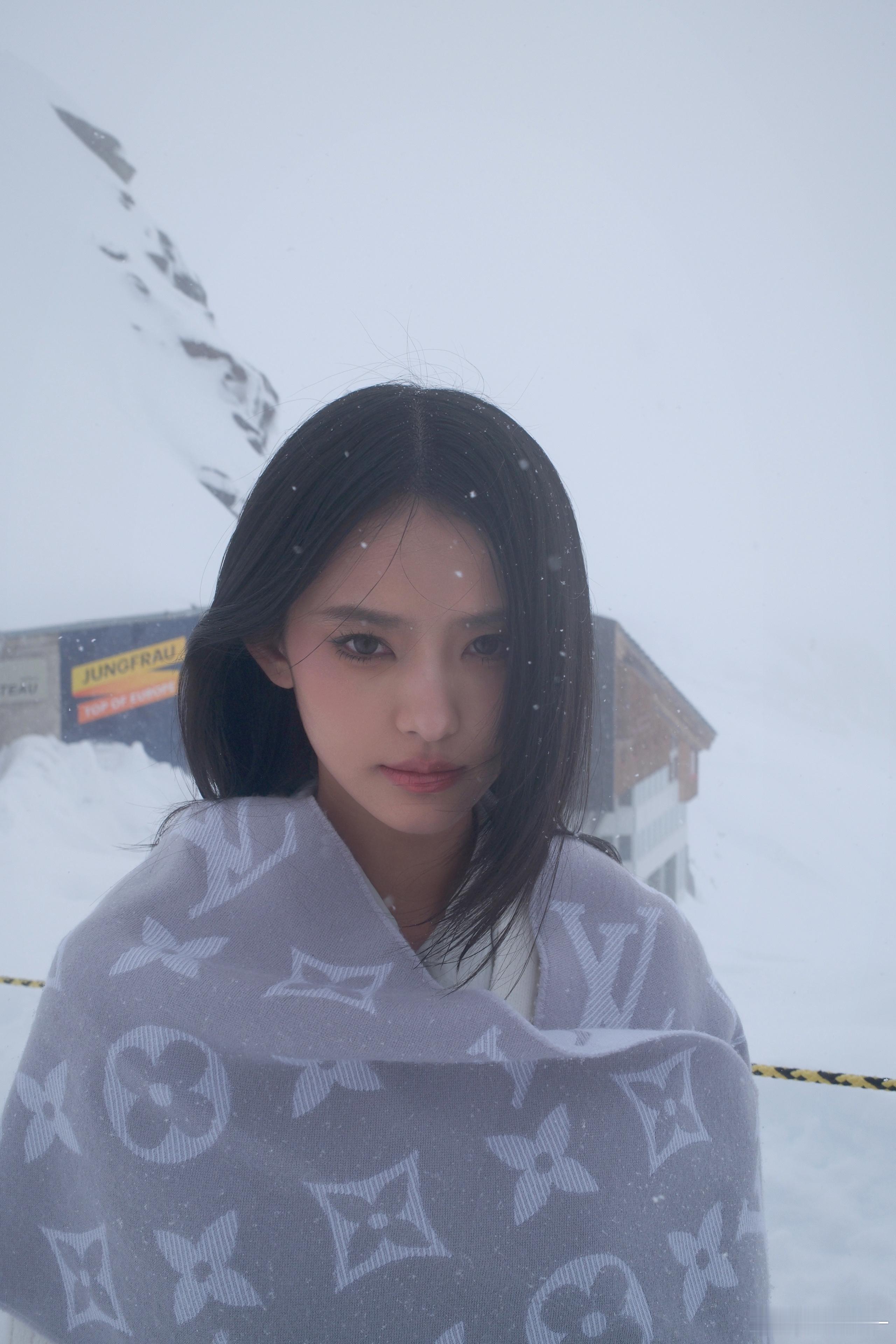 Jungfrau🏔️🇨🇭#日常##ootd# 终于来到了心心念的少女峰山上