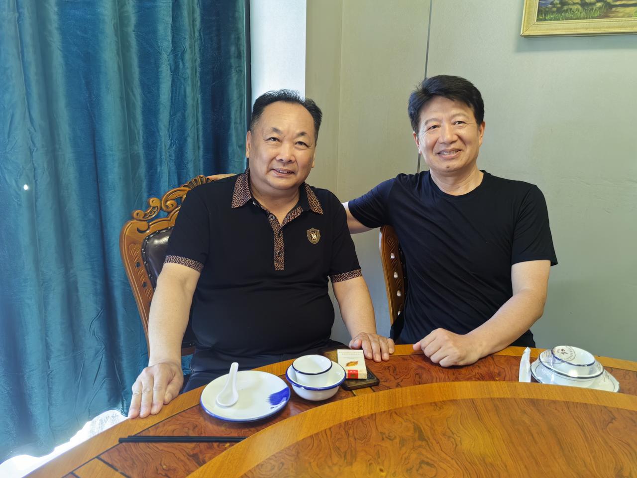 上午十点开始，下午两点多结束，会萧国壮一众老友，相谈甚欢，录相，神侃，邳州方言，