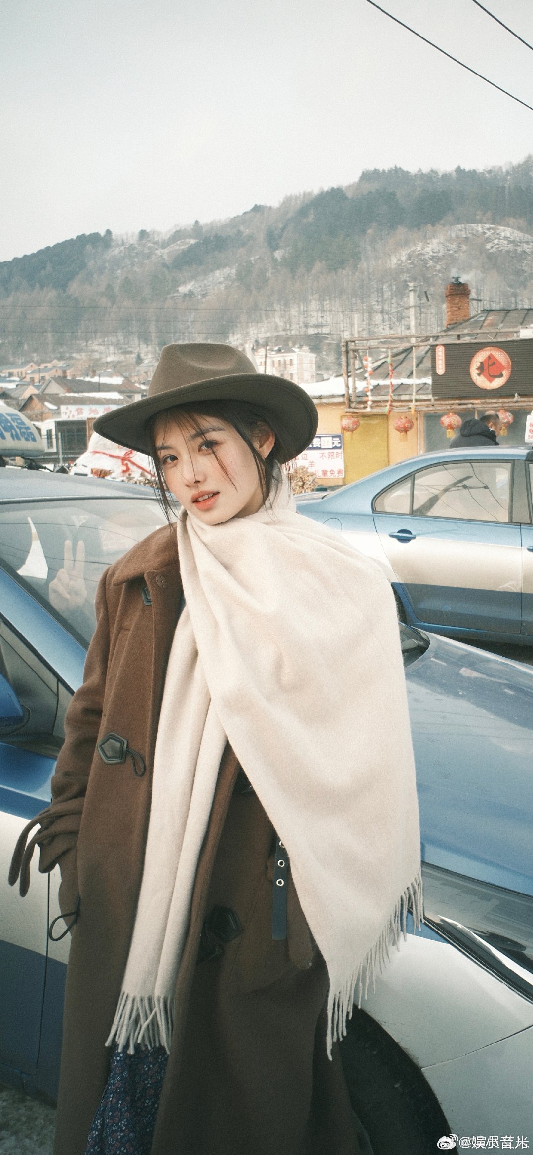 艾米雪景营业的神 一到冬天就该看艾米的雪景❄️，她就像从冬日童话里走出来的少女，