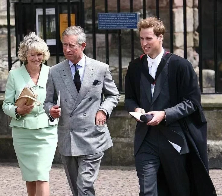 威廉凯特大学毕业那天，女王卡米拉前往庆祝