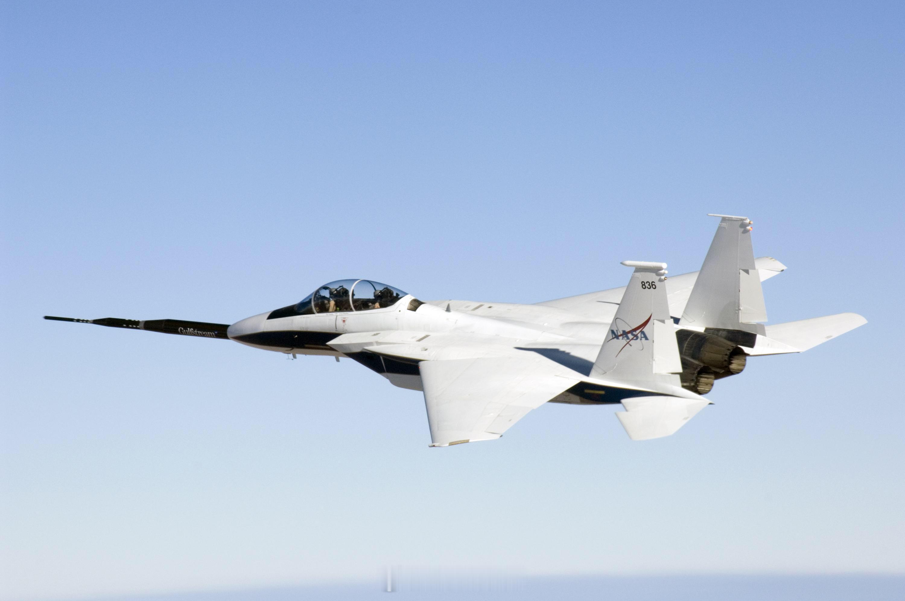 NASA 的 F-15B 战斗机配备了 Quiet Spike 技术，这是一种与