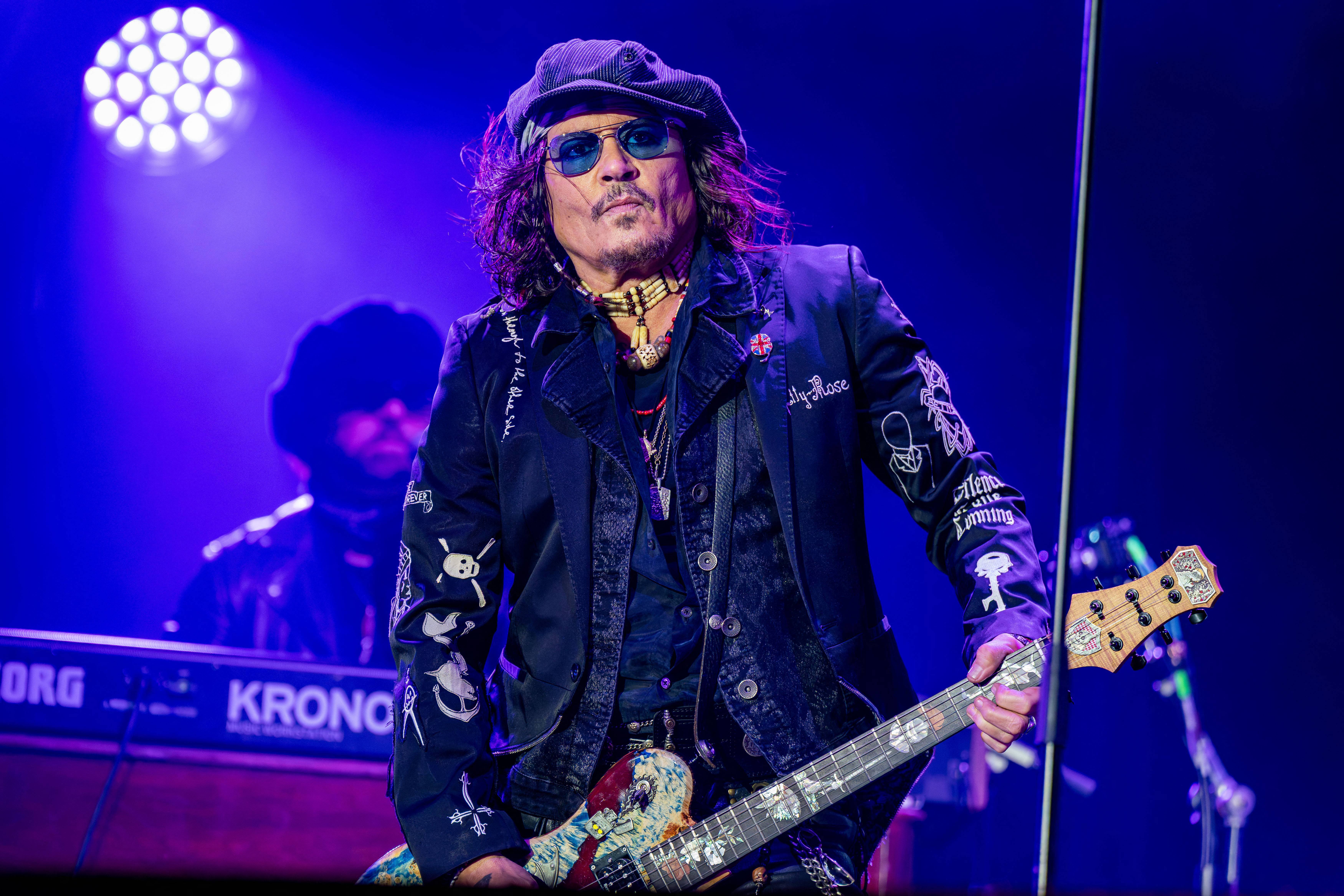 2026/08/21: Johnny Depp performs live on