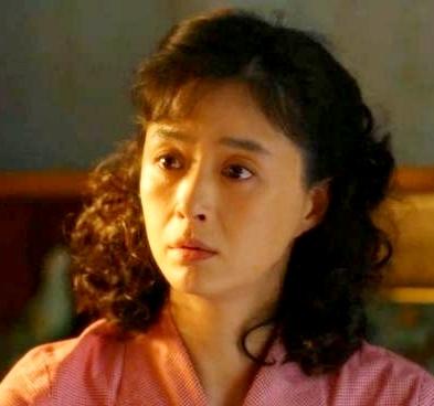 33届电视金鹰奖，女配角之间的角逐真可谓激烈。似乎都有拿实奖的可能。呼声相对较高