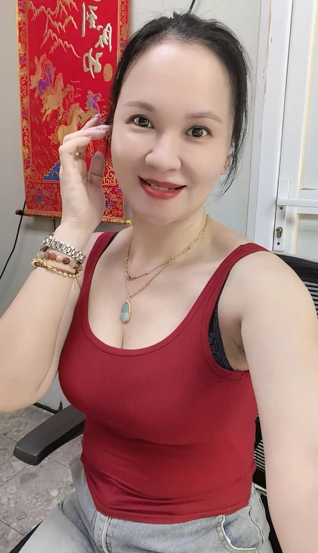 我的世界不需要很多人,有你一个就够了,我只想安稳的爱着你和被你安稳的爱着"爱你不