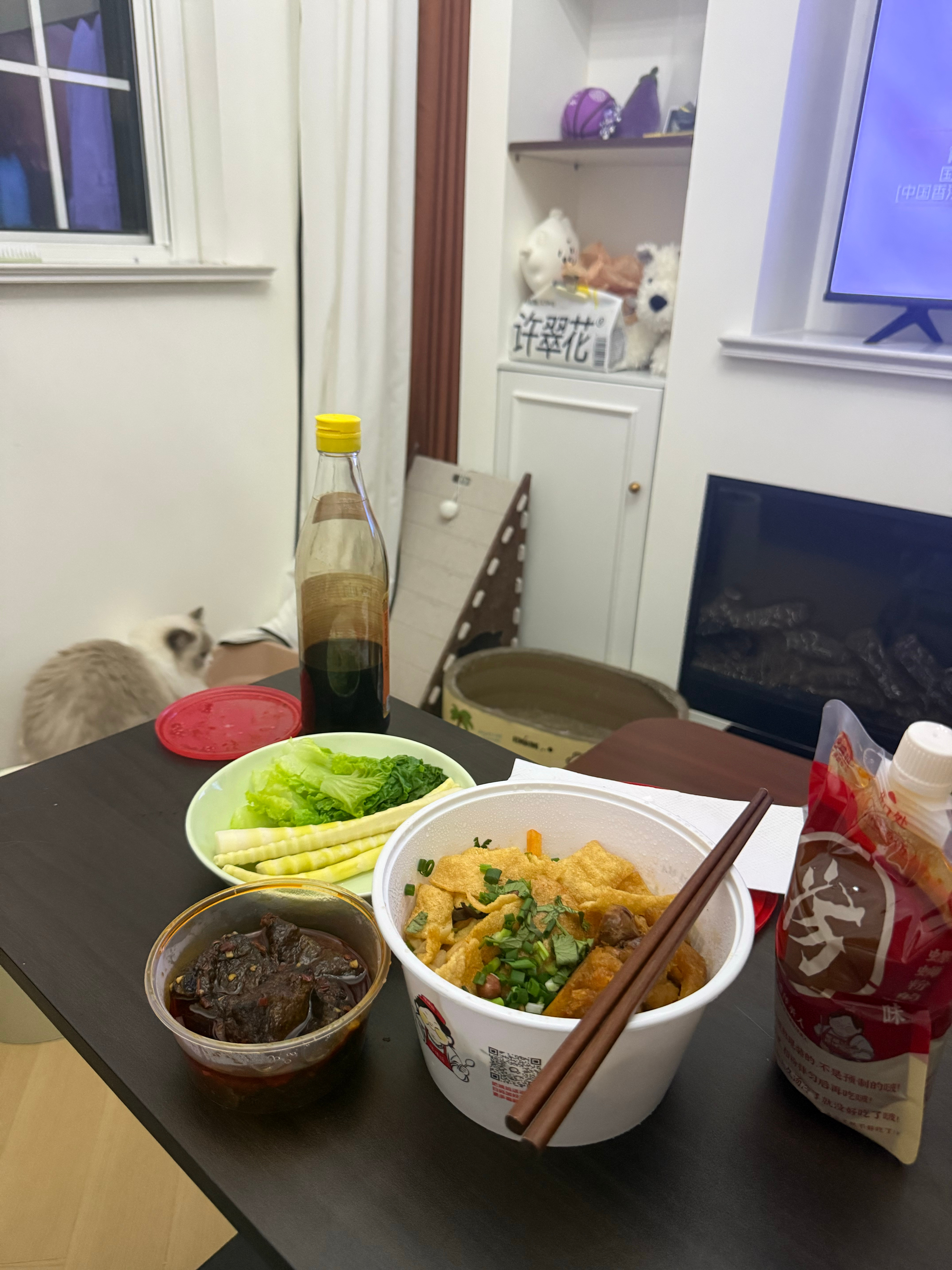 妈妈吃饭的时候糊糊就💩 ​​​