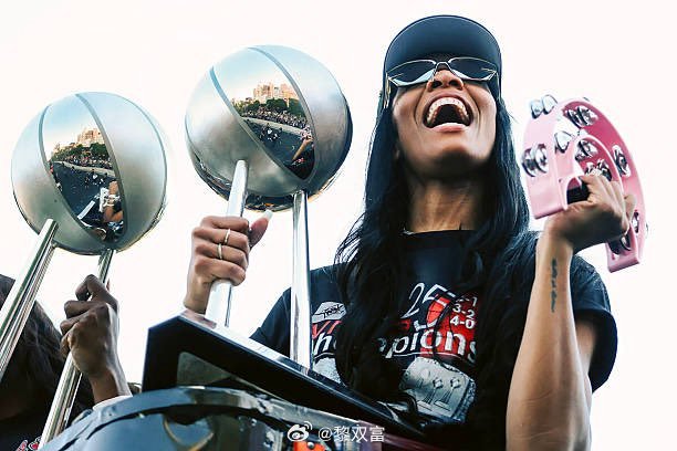 WNBA拉斯维加斯王牌队计划跟阿贾·威尔逊（阿德巴约未婚妻）签超级顶薪，年薪达1