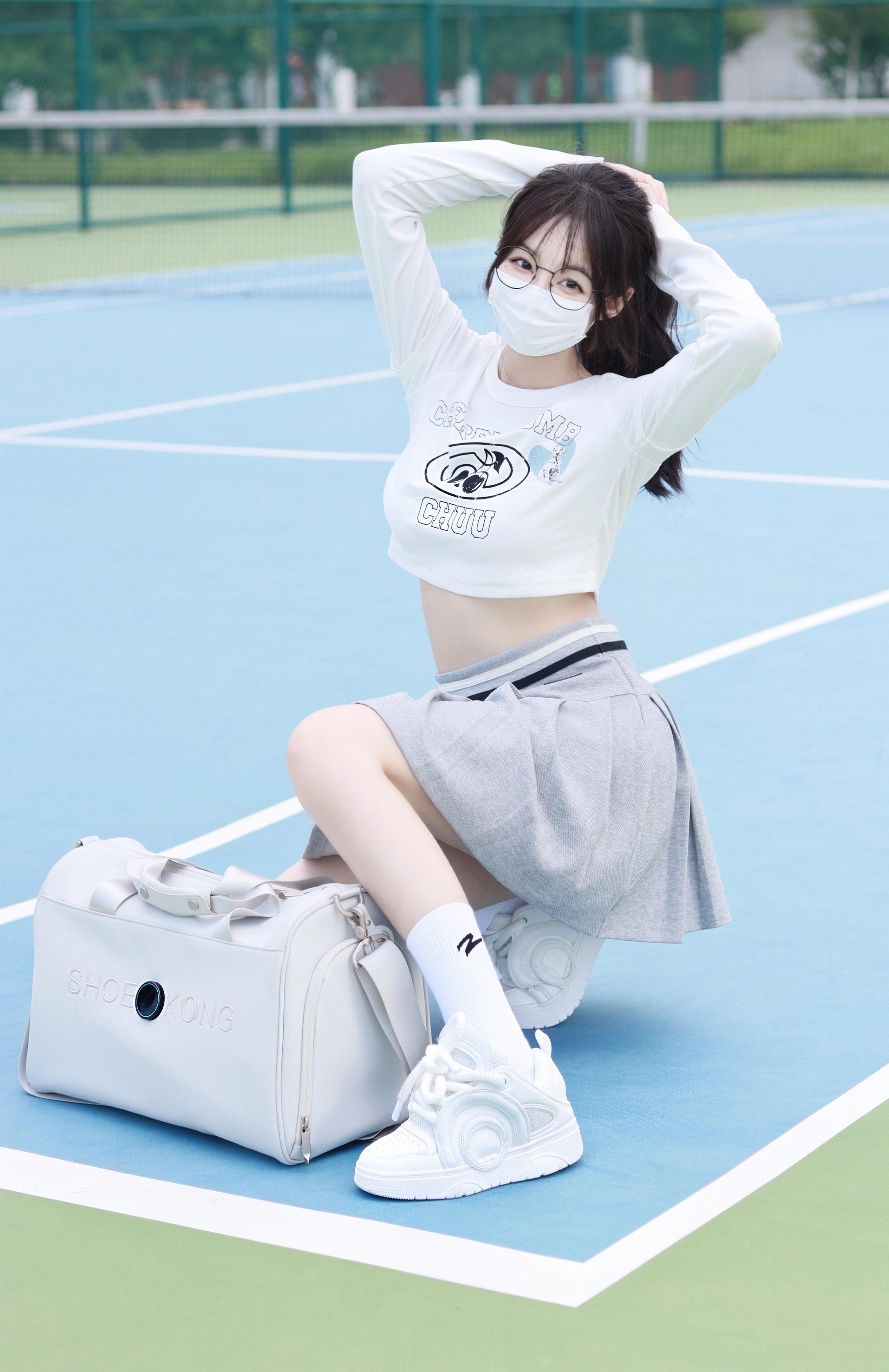 体育课这样穿 被偷看了一百次 ​​​