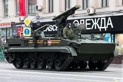 174管天管地的“菊花-S”导弹，才配得上BMP-3底盘
9K123“菊花”-S