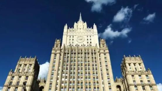 公海变“自家后院”？西方海上乱拦船，俄外交部直接怒批强盗行为，绝不姑息。
 
2