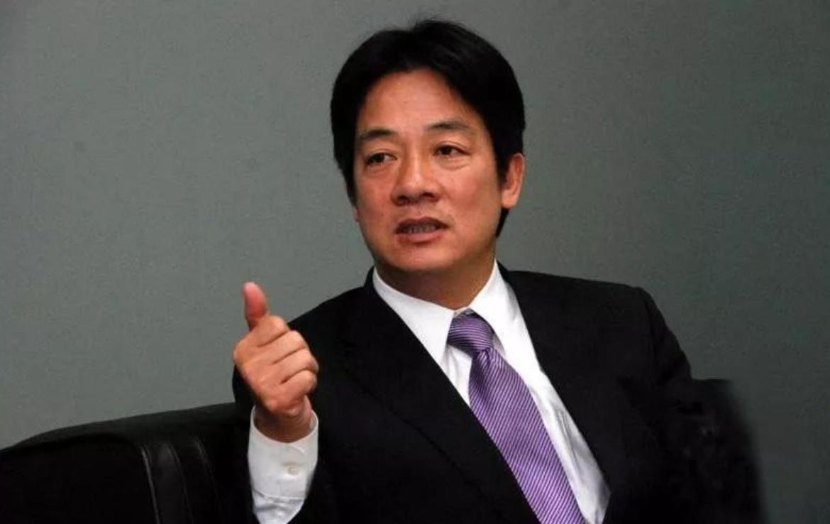 赖清德发话：国民党若现在不保沈伯洋，大陆下一个对付的就是你们。沈伯洋被通缉后，赖