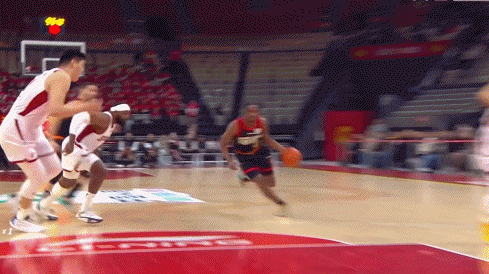 迪亚诺上半场惹是生非，约翰逊隔扣让他投鼠忌器，敢罚下自己吗？

深圳两个小外援太