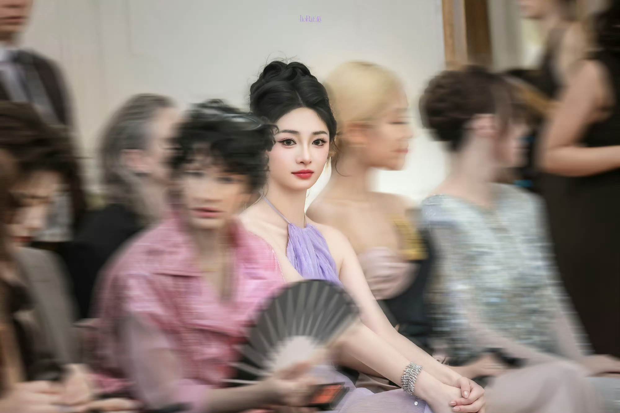 周洁琼 淡紫色