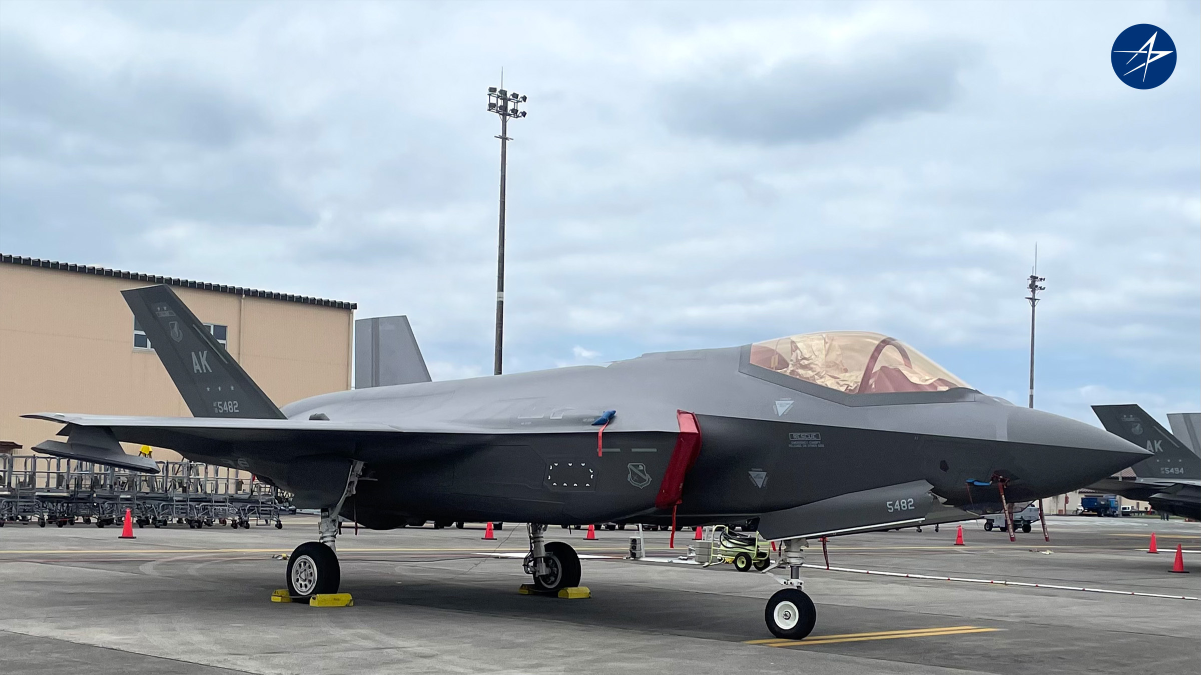 现在制造一架F-35需要18个月#武器装备##今日肥电# ​​​