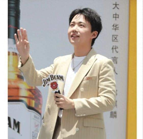郭麒麟蒋依依双方否认结婚传闻