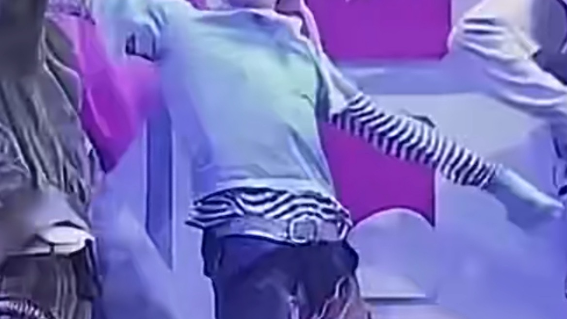 咋一眼还以为是…… 