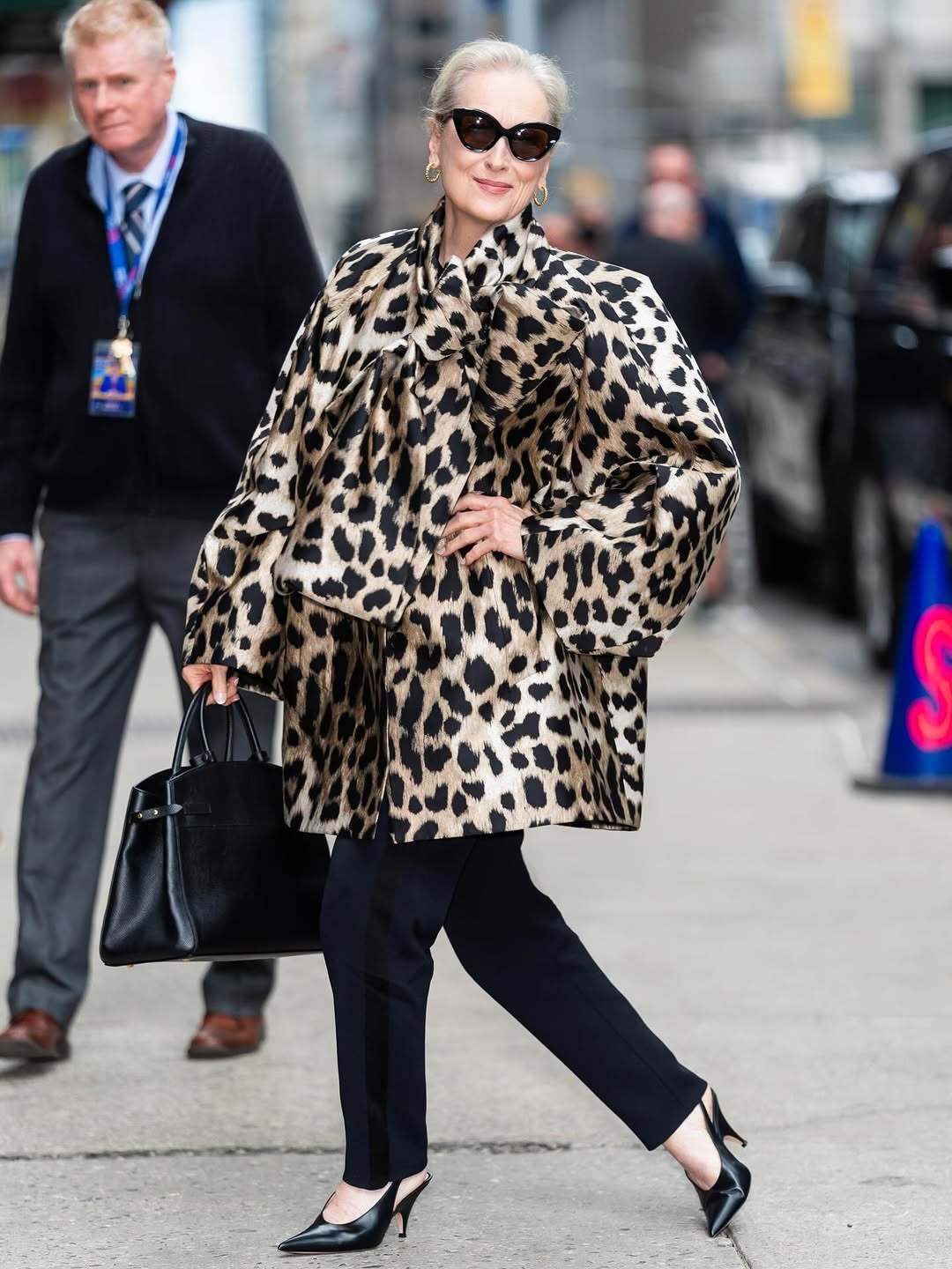 看了wwd vogue bazzer 等时尚媒体发的稿子 对我梅宠爱得……不知道