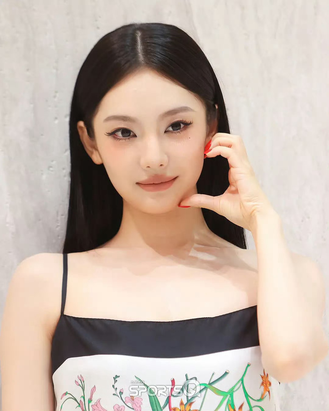 太美惹！宁艺卓超季演绎Gucci 2026秋冬系列秀款礼服！这张脸就是权威‼️宁