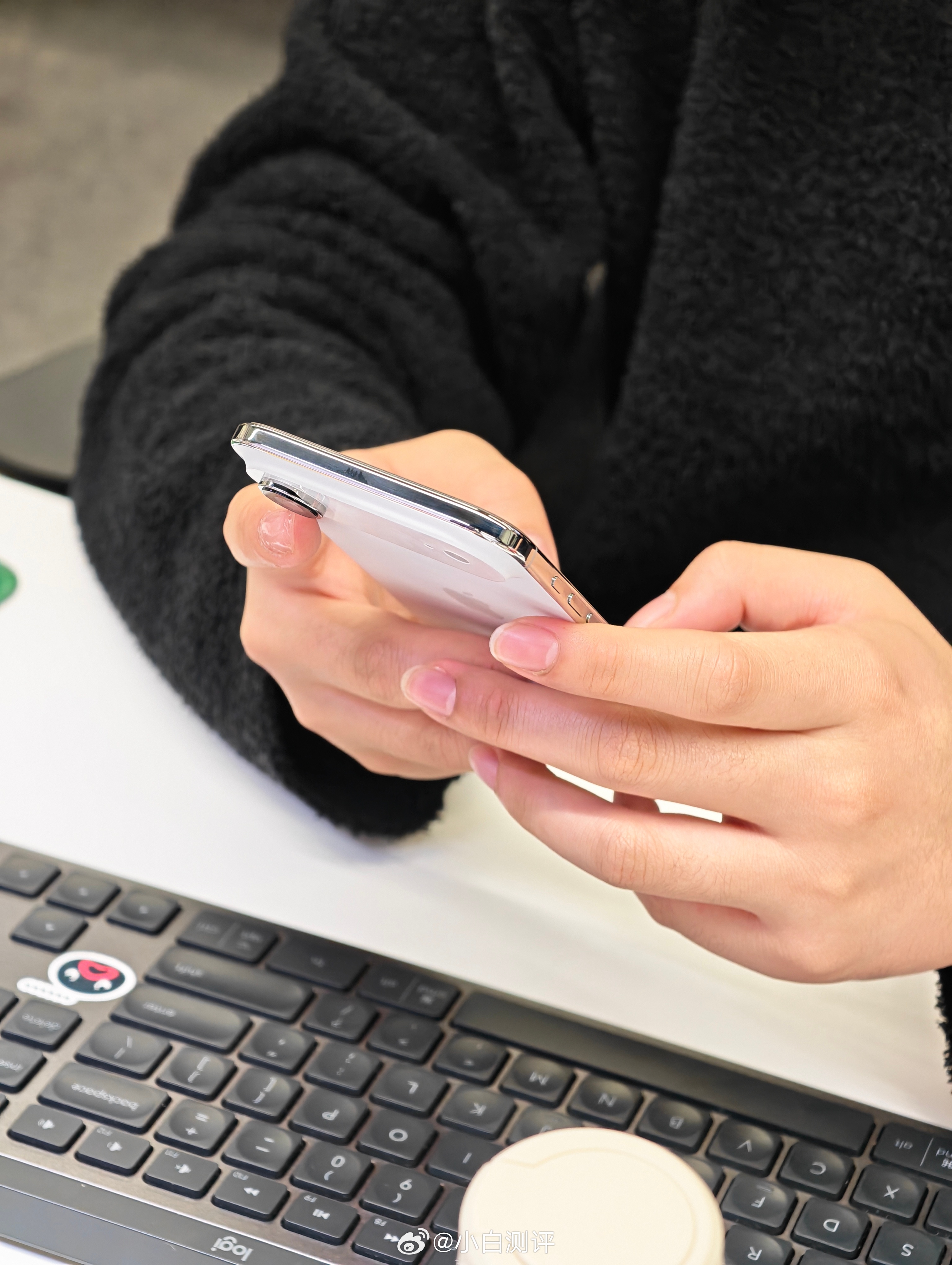 抓到一个工作室的iPhone Air裸机用户～之前不少评论区说带壳发挥不出Air