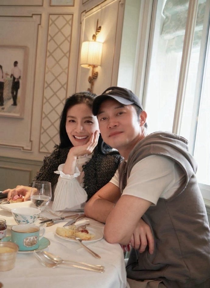 中年夫妻还会有情人节仪式感吗沙溢胡可的中年浪漫这才是最真实的人间烟火 