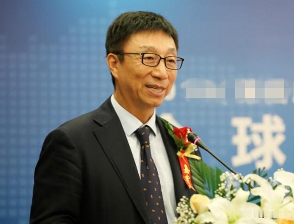敬一丹丈夫王梓木，原来是一名极具魅力的成功企业家
 
在大众印象中，敬一丹是端庄