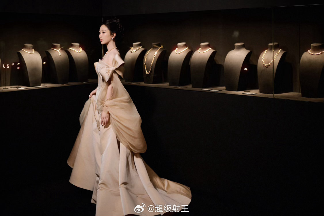 杨紫 
