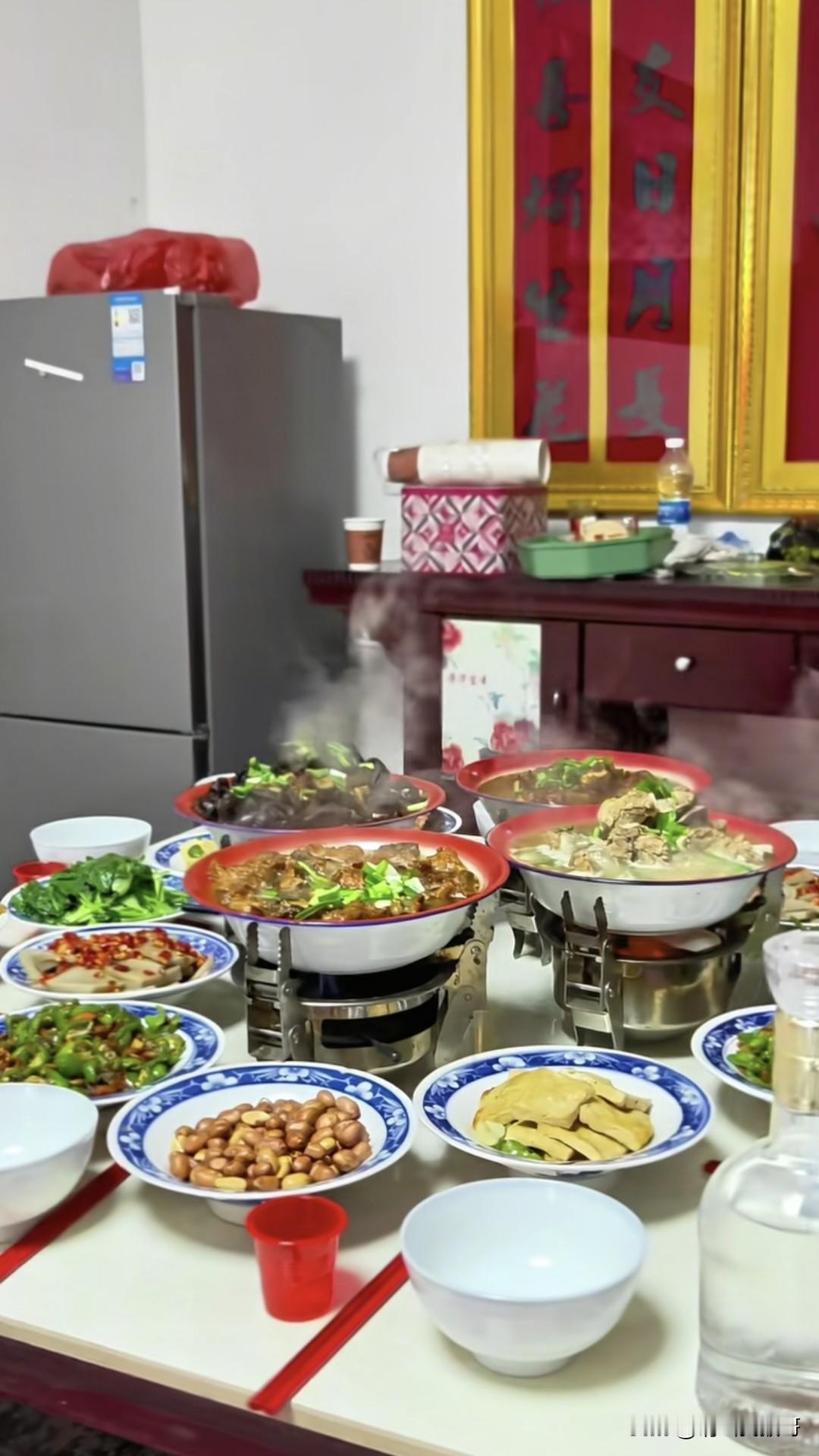 老家降温了，聚餐已经开始有过年的味道了