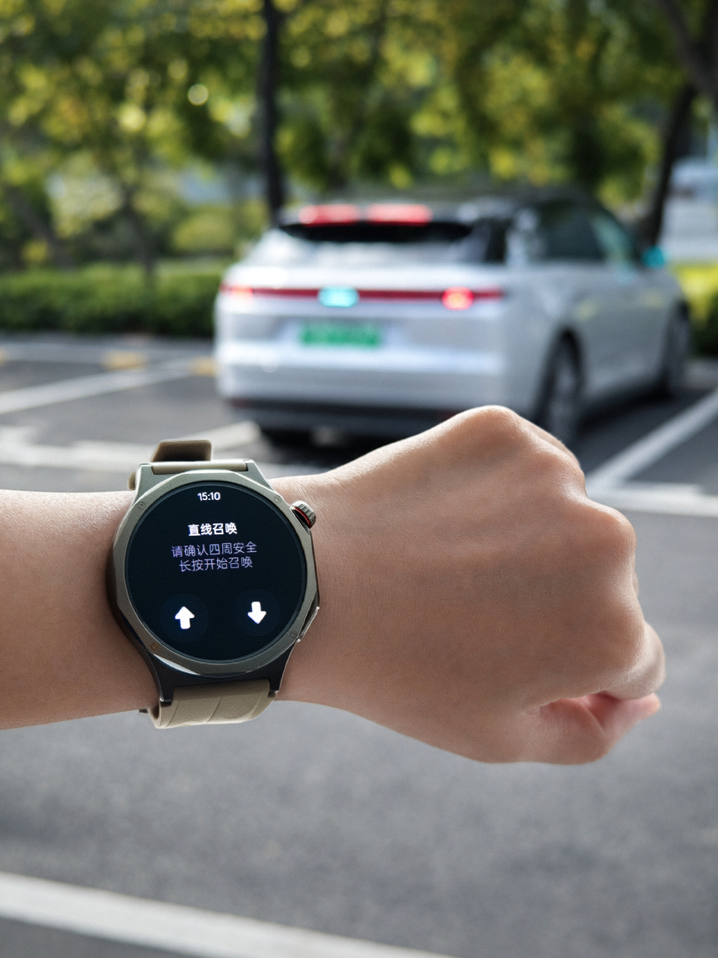 用了几天 OPPO Watch X3 理想汽车定制版，跟你聊聊真实感受。先说样子