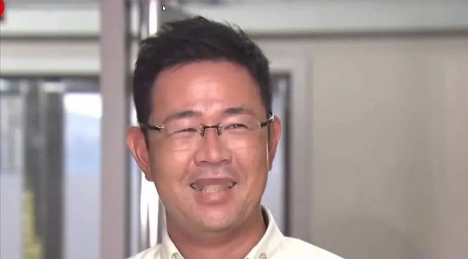 冲绳知事谈美军杀人案多次发笑，一个把美军基地利益置于民众安全之上的知事，笑得不奇