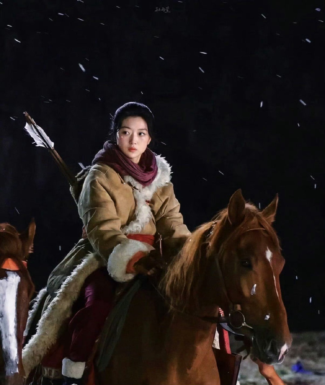 国产剧有自己的真战狼女主 国产剧杀出一位真战狼女主！孙千演的常玉儿，拉弓搭箭动作