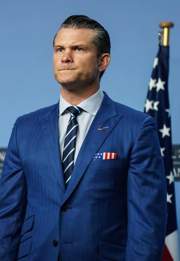 美德闹翻，美国亏大了 世事真是太戏剧性！美国赌气撤军想拿捏德国，殊不知反倒正中德