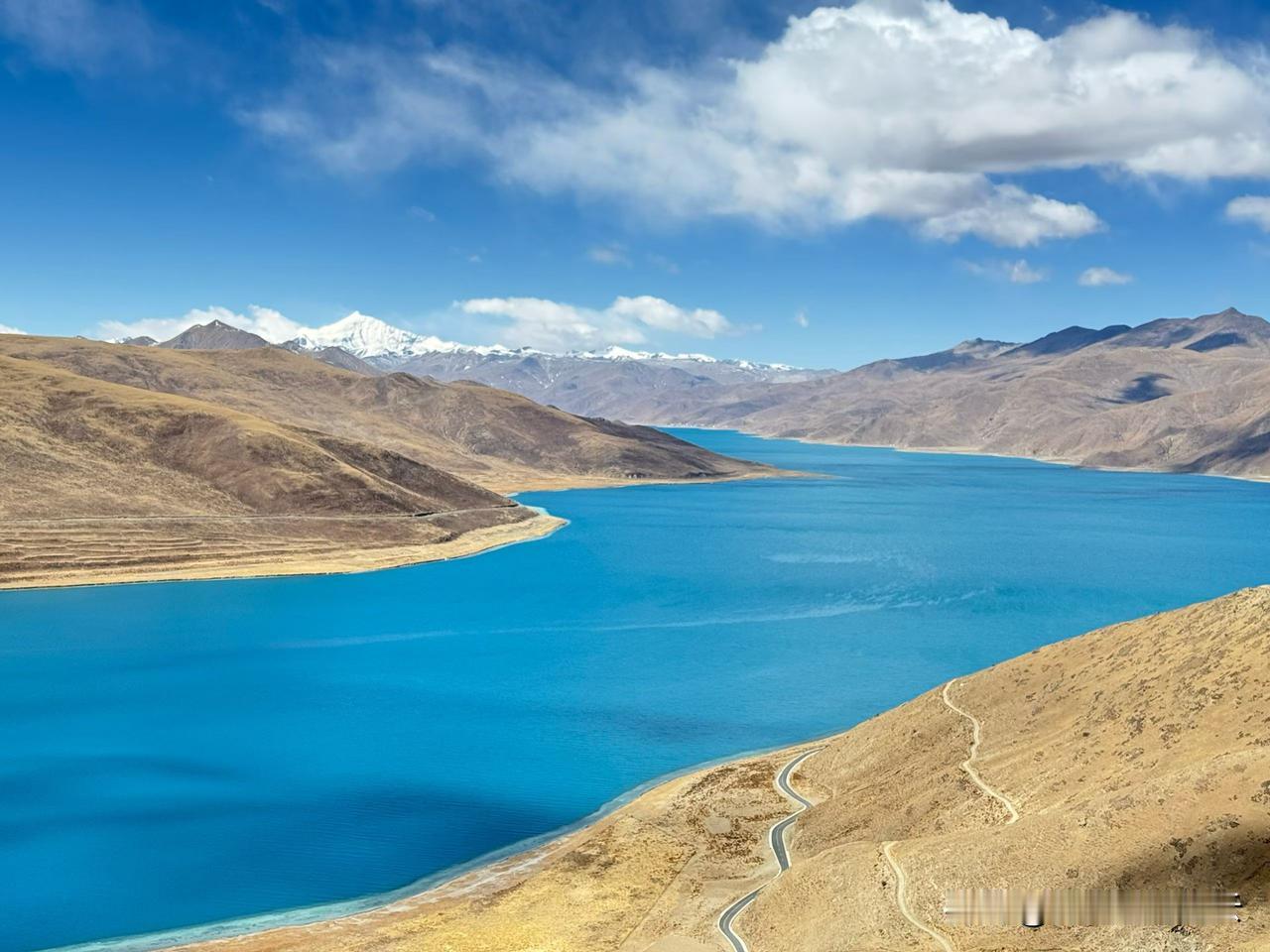 蓝色治愈，天上是仙境，人间的羊卓