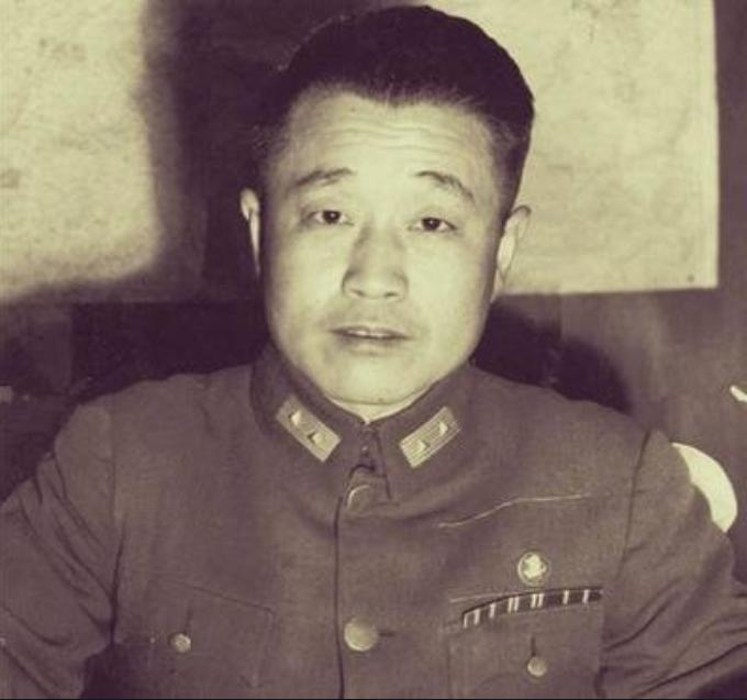 国民党中的另类黄百韬，没派系没靠山却成了中流砥柱，差点为孟良崮战役背锅！

19