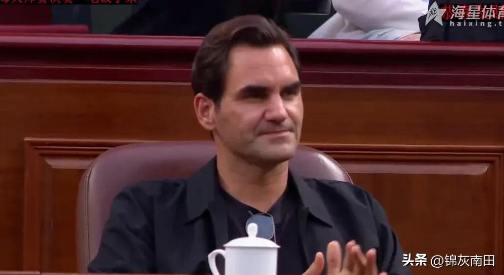 今晚的#2024上海劳力士大师赛# 
费德勒今天看决赛，连墨镜也不戴了[狗头]。