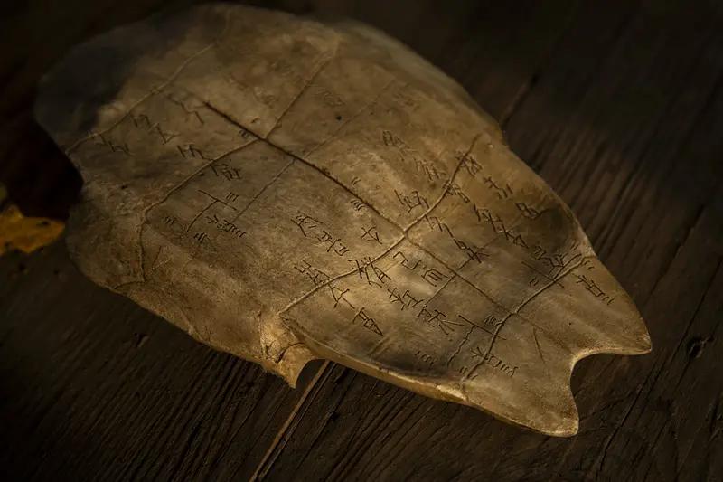 你觉得中国最让人骄傲的是什么 中国最让人骄傲的，是那深植血脉的韧性与担当。
五千