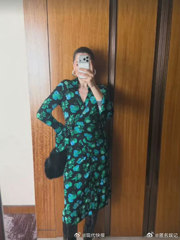 JessieJ晒与袁咏琳合照歌手2026袁咏琳现身合照为好友助力，JessieJ